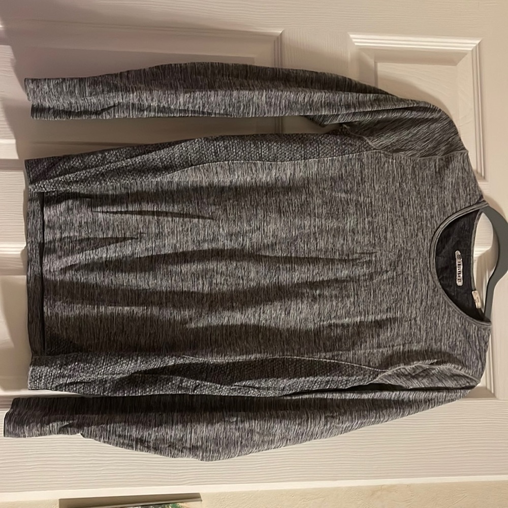 Forever 21 women’s active long-sleeve